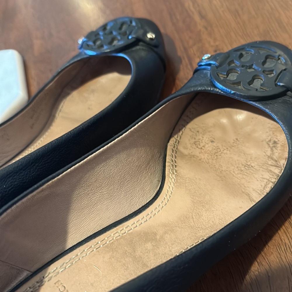 Tory Burch leather closed toe wedge - Picture 5 of 6